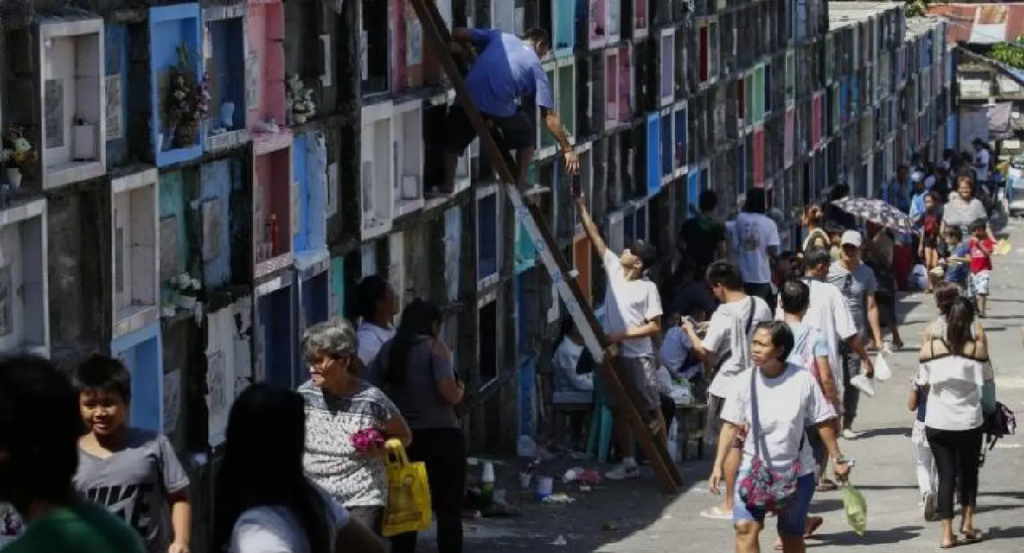 Millions crowd Philippine cemeteries to remember the dead