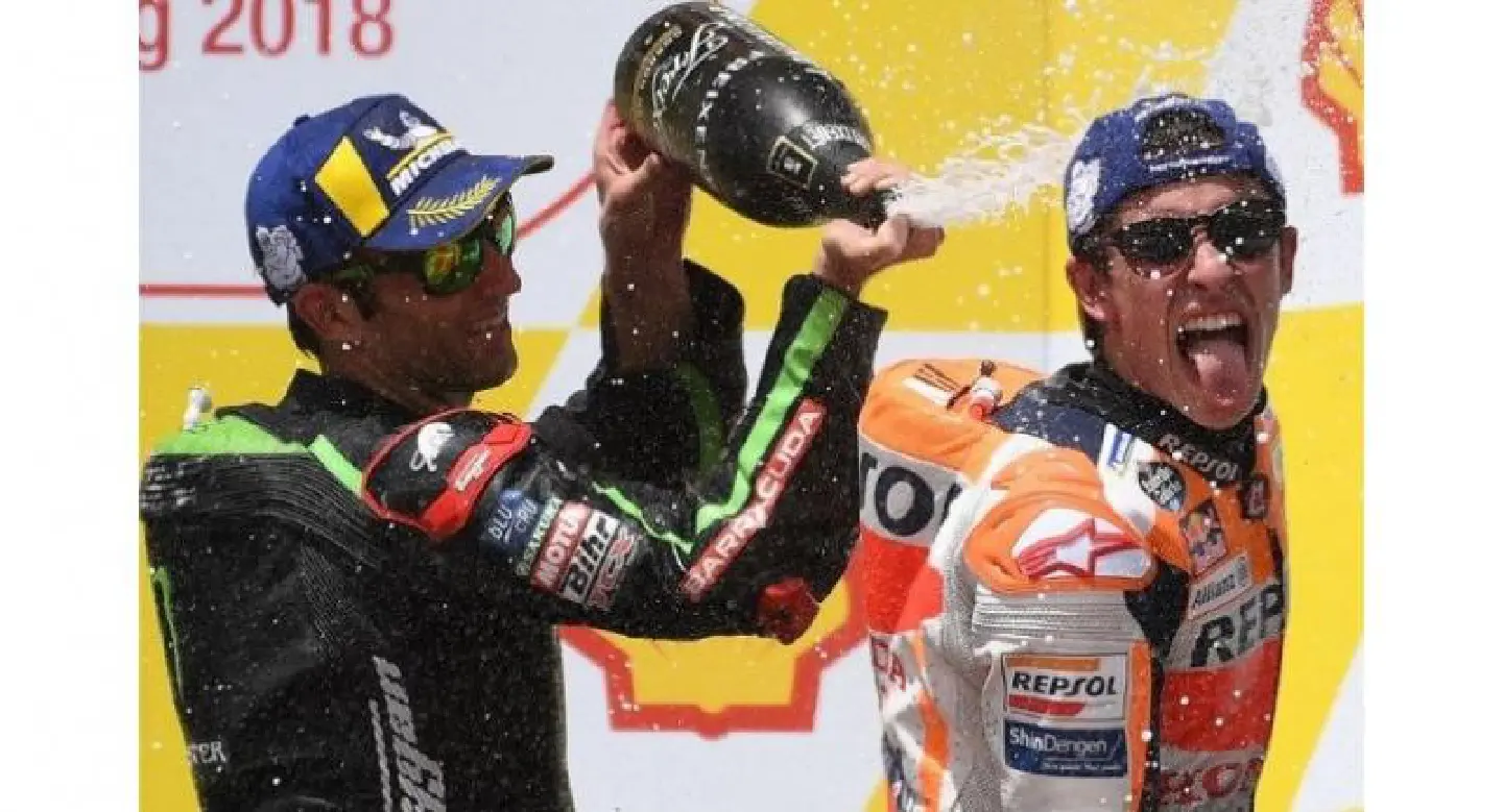 Marquez wins Malaysian MotoGP as Rossi crashes out of lead Marquez wins Malaysian MotoGP as Rossi crashes out of lead