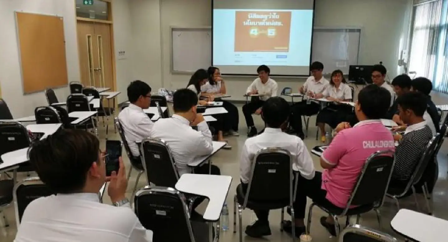Thumbs down for shorter teacher training Thumbs down for shorter teacher training