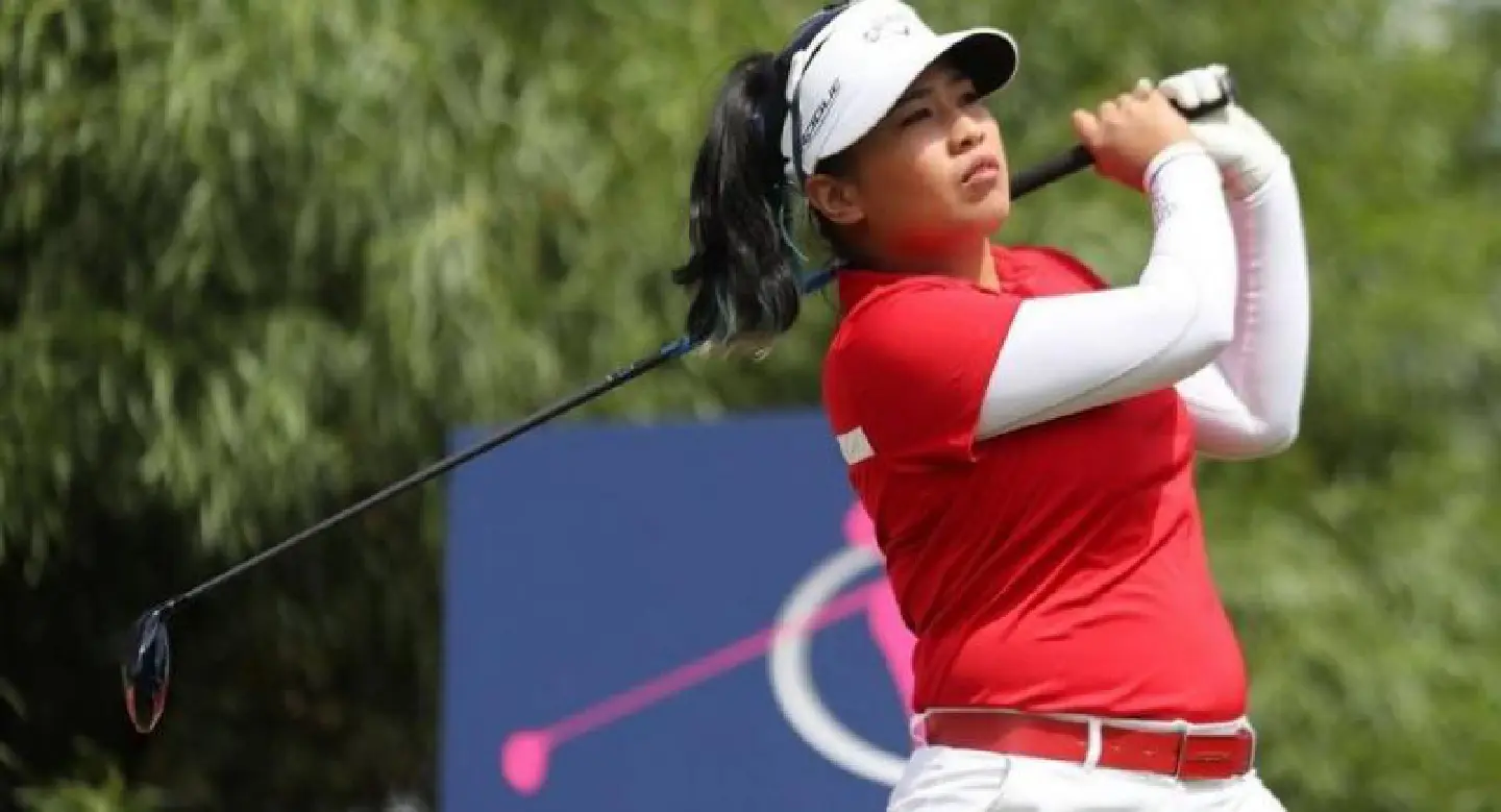 Thidapa holds first-round lead at Blue Bay LPGA Thidapa holds first-round lead at Blue Bay LPGA