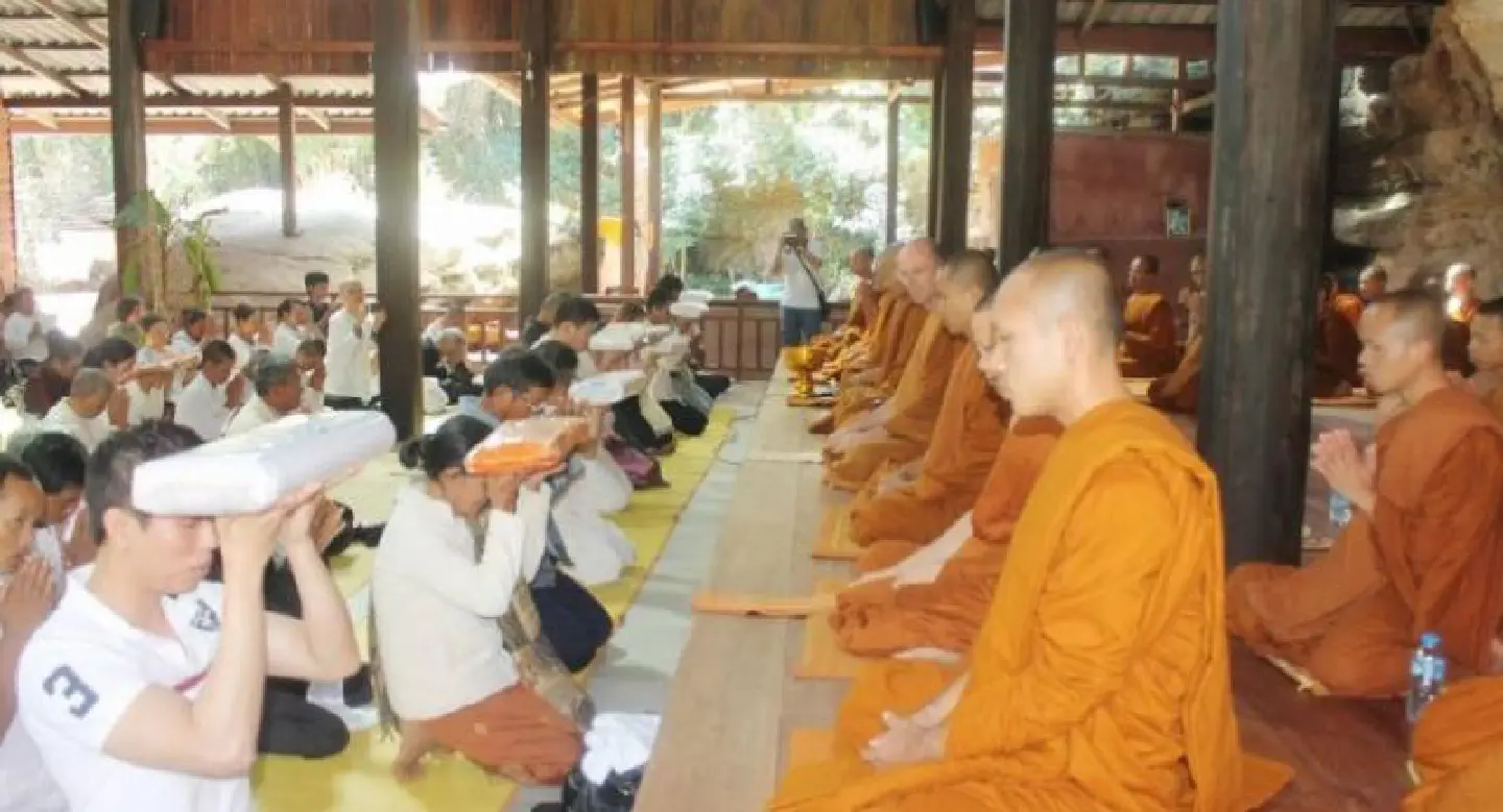Kathin festival strengthens Buddhism, supports temple restoration in Laos