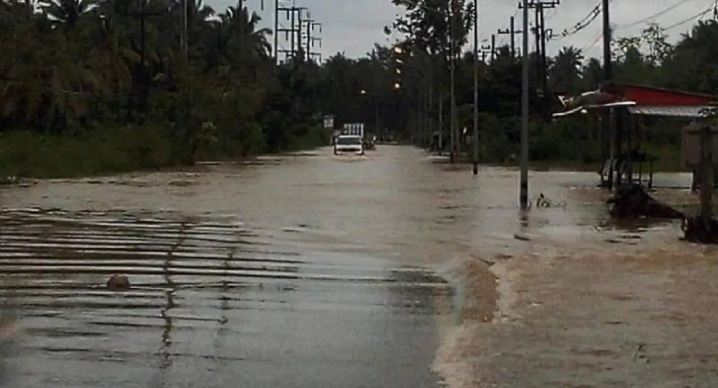 Flooding triggers urgent measures in Prachuap Khiri Khan Flooding triggers urgent measures in Prachuap Khiri Khan