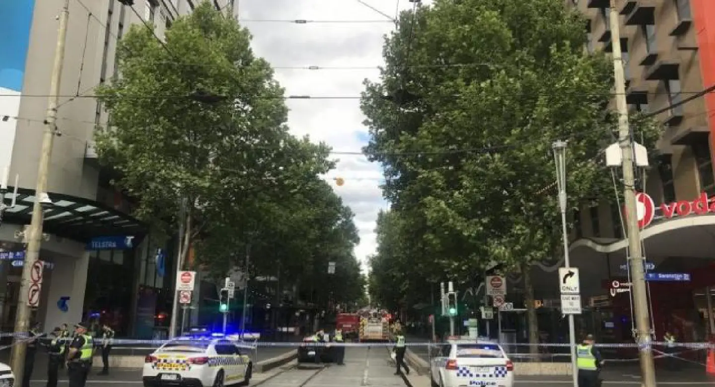 Latest : One dead, two hurt in Melbourne stabbing rampage Latest : One dead, two hurt in Melbourne stabbing rampage