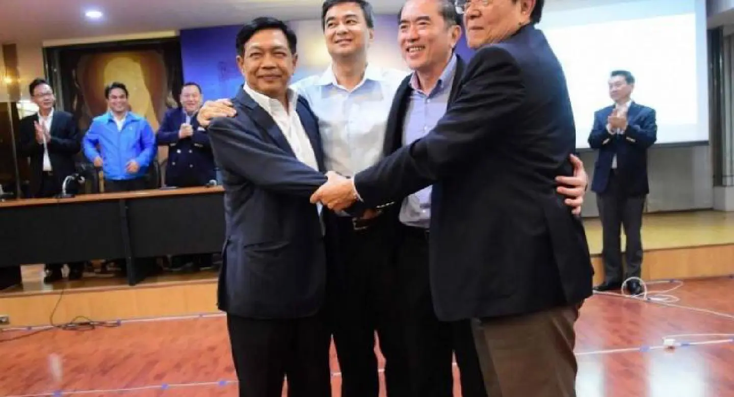 Abhisit wins primary voting for Democrat Party leadership