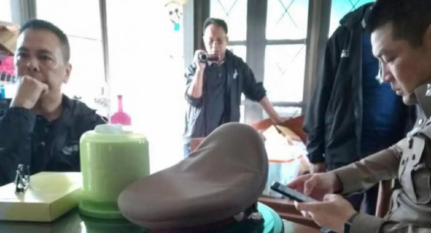 Chiang Mai police hunt banner culprit Chiang Mai police hunt banner culprit