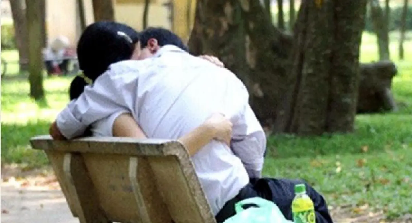 Refusing condoms boosts STDs among teens Refusing condoms boosts STDs among teens