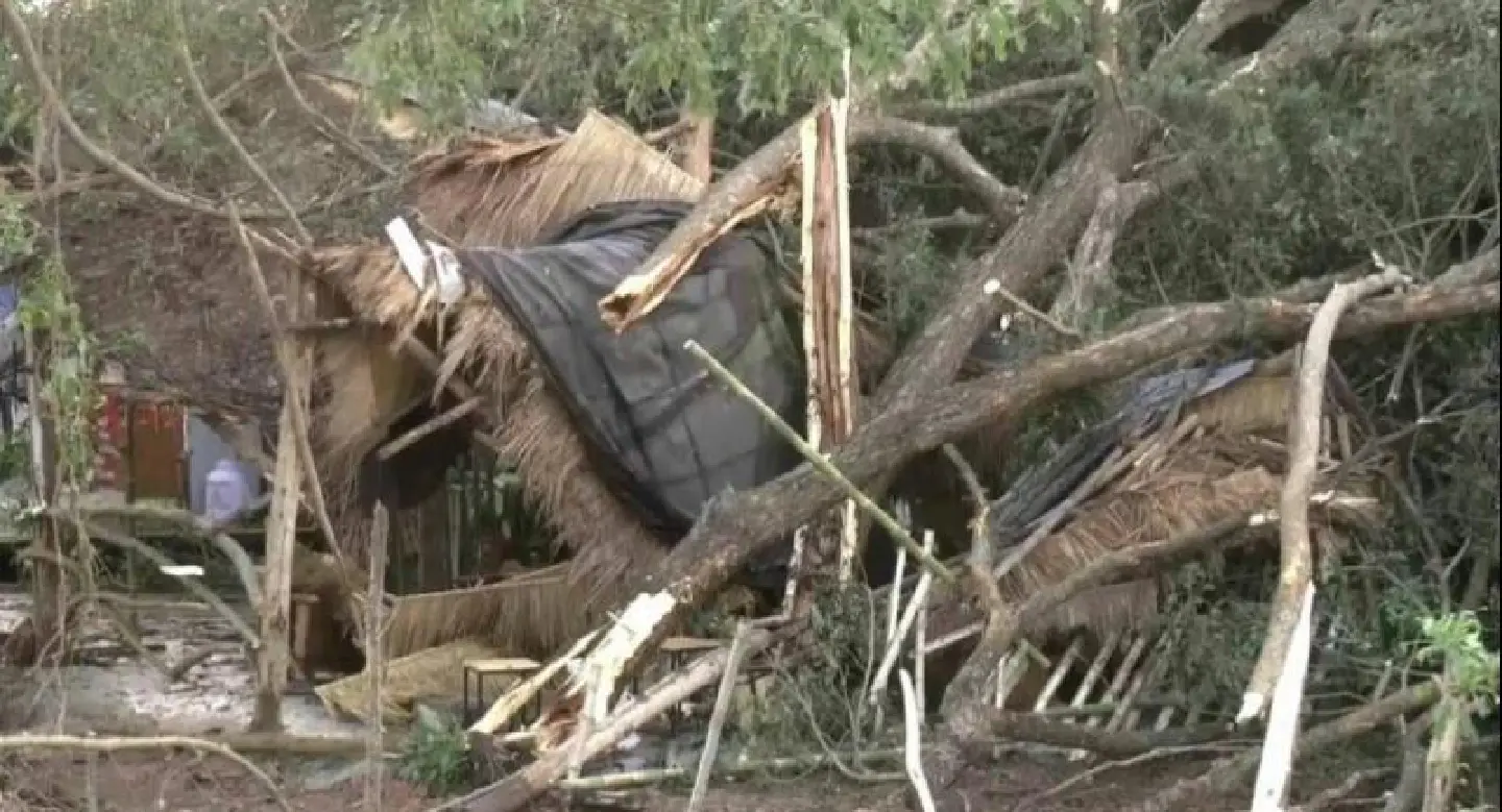 More than 300 Phayao houses damaged by rainstorm More than 300 Phayao houses damaged by rainstorm