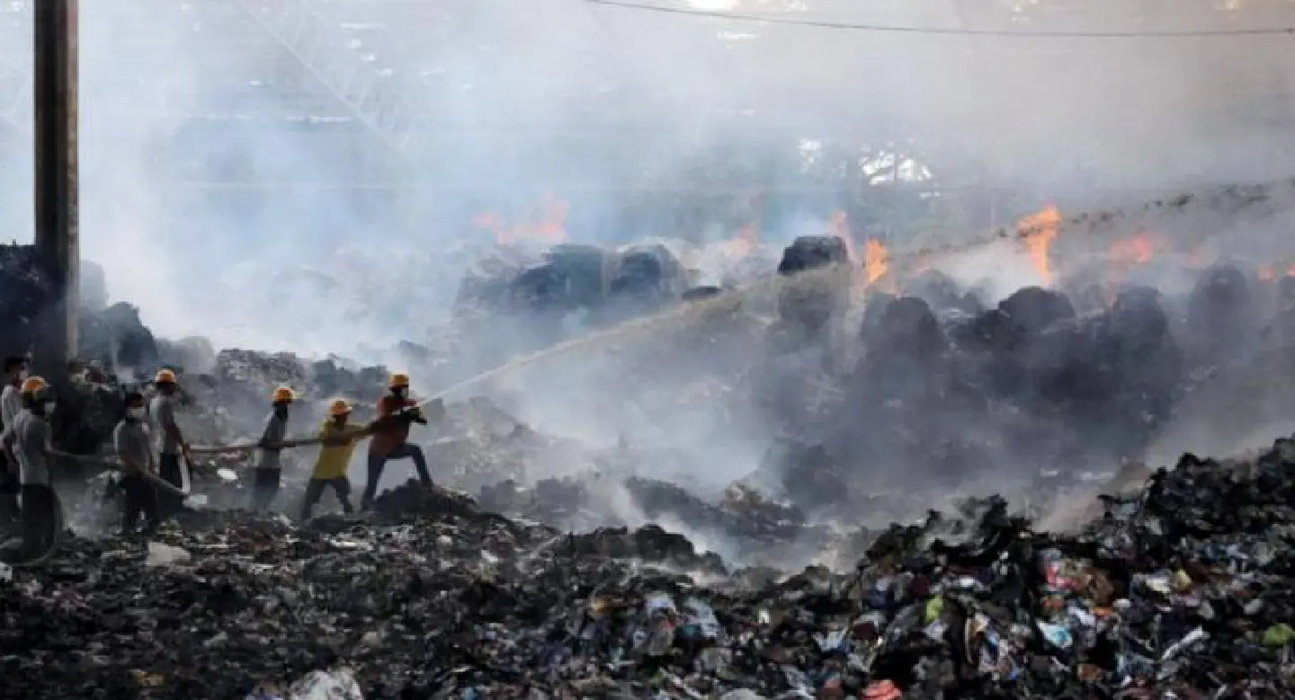 Fire consumes paper factory in Samut Prakan