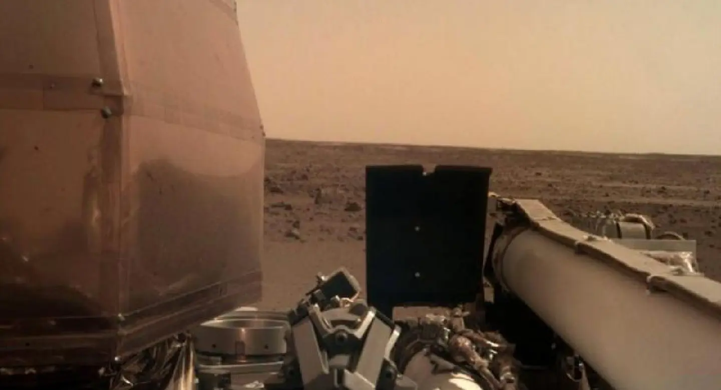 Cheers as Mars InSight spacecraft lands on Red Planet Cheers as Mars InSight spacecraft lands on Red Planet