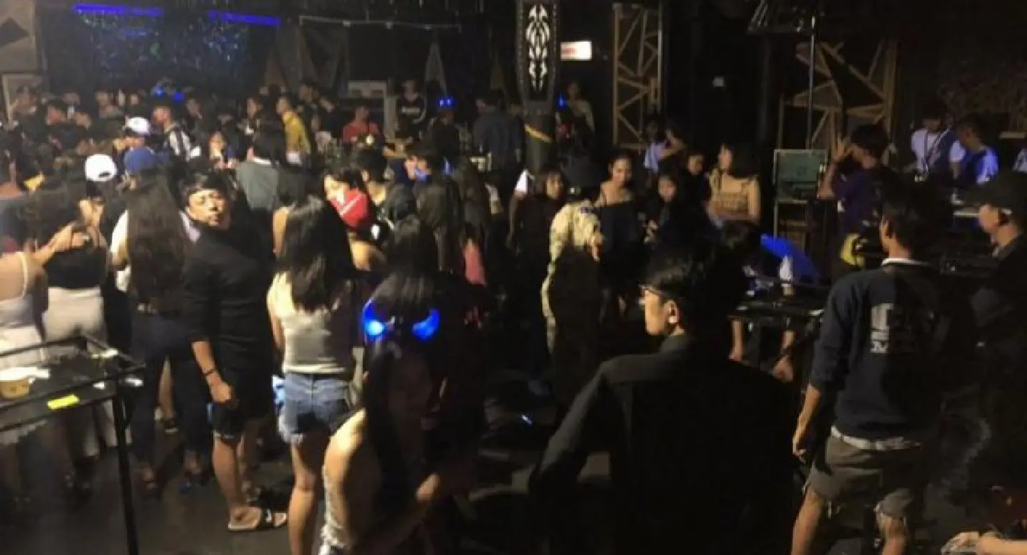 159 underage drinkers found in Udon Thani pub raid 159 underage drinkers found in Udon Thani pub raid