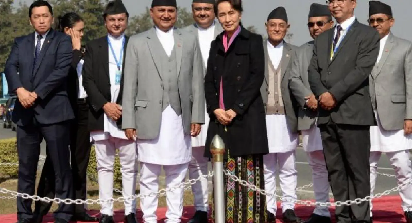 Suu Kyi calls for peace in speech which avoids Rohingya crisis Suu Kyi calls for peace in speech which avoids Rohingya crisis