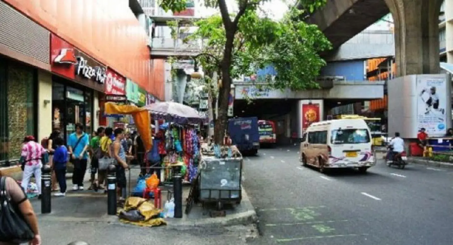 Nine alternative spots found for 185 street vendors vacated from Sukhumvit road