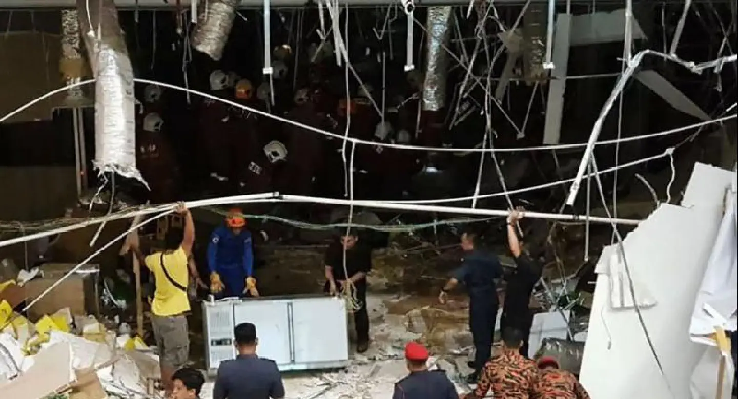 Urgent : Three killed in Malaysia shopping mall explosion Urgent : Three killed in Malaysia shopping mall explosion