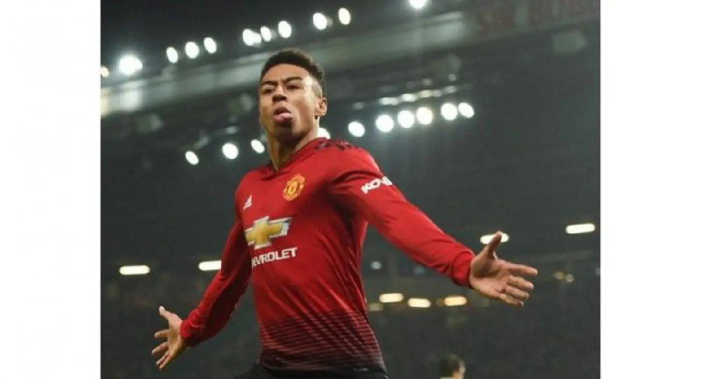 Man Utd fight back again but Arsenal extend unbeaten run in four-goal thriller Man Utd fight back again but Arsenal extend unbeaten run in four-goal thriller