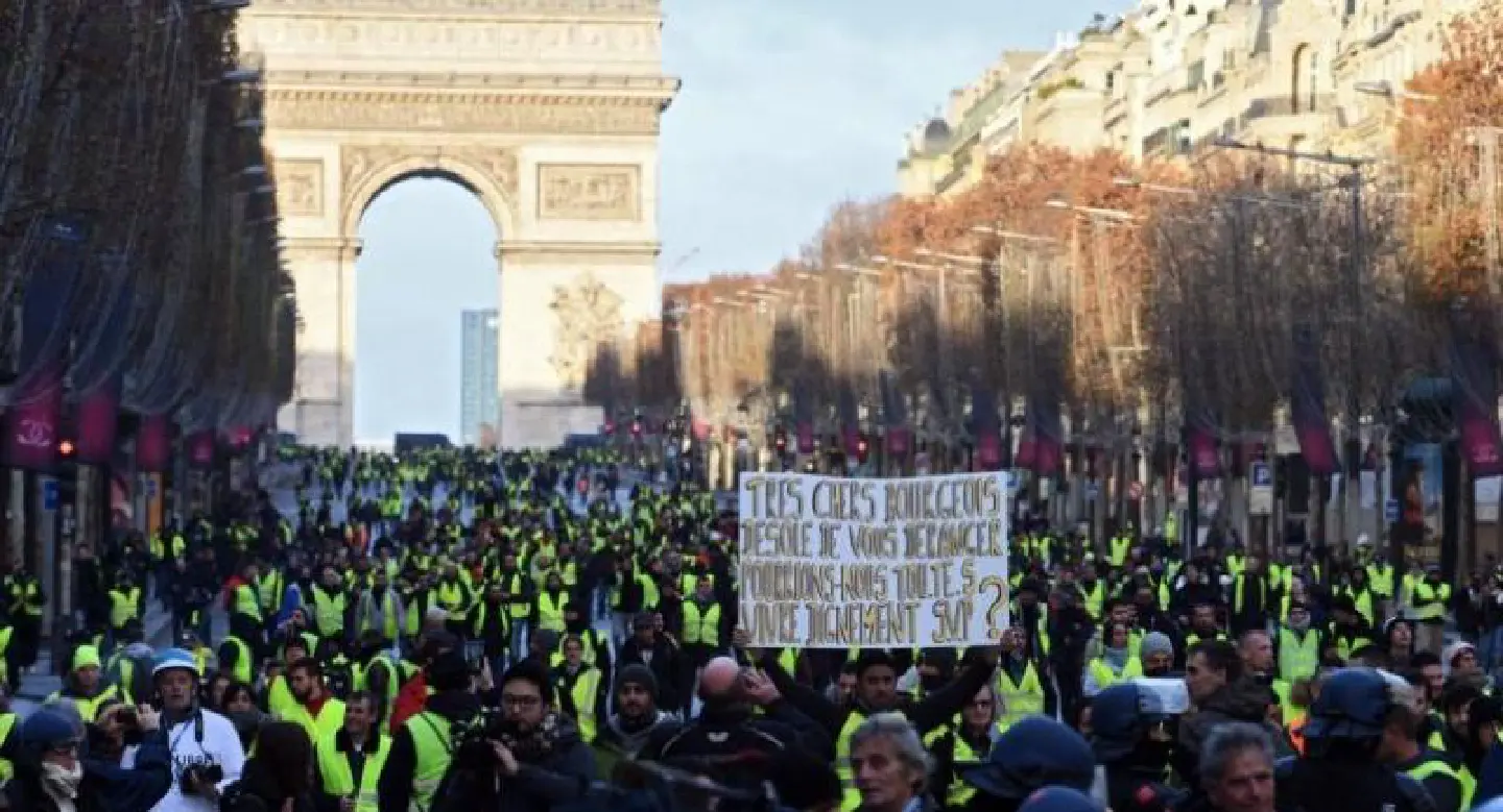 Nearly 300 detained as Paris braces for 'yellow vest' protests Nearly 300 detained as Paris braces for 'yellow vest' protests