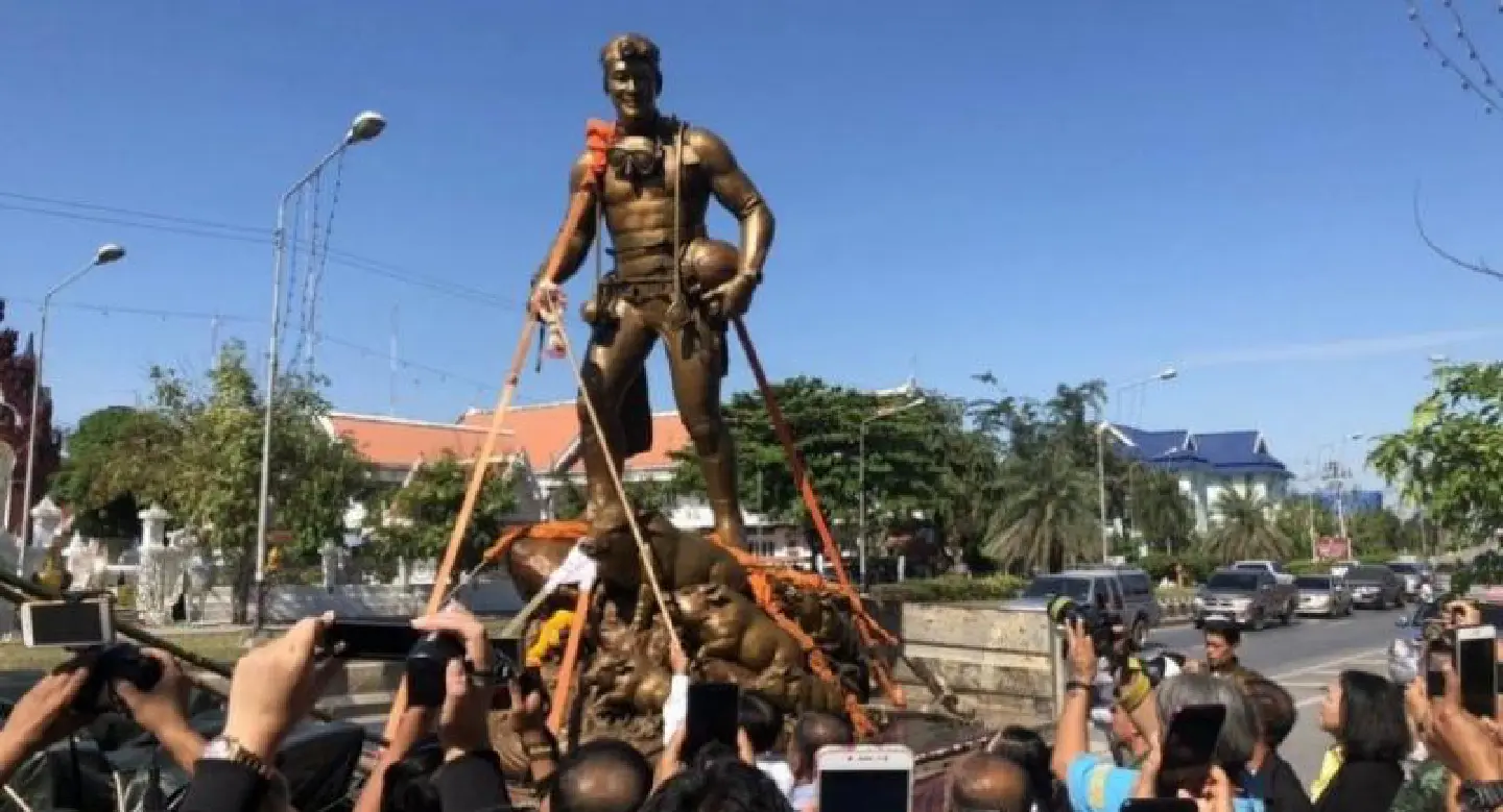 ‘The Heroes’ painting to be moved to memorial  pavilion in front of Tham Luang Cave
