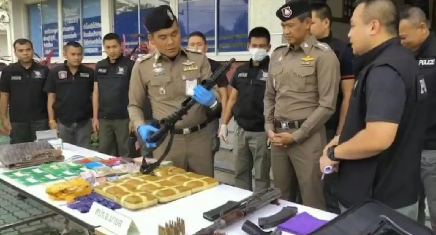 Pattani police seize rifles and pistol along with 50,000 meth pills from drug suspect Pattani police seize rifles and pistol along with 50,000 meth pills from drug suspect