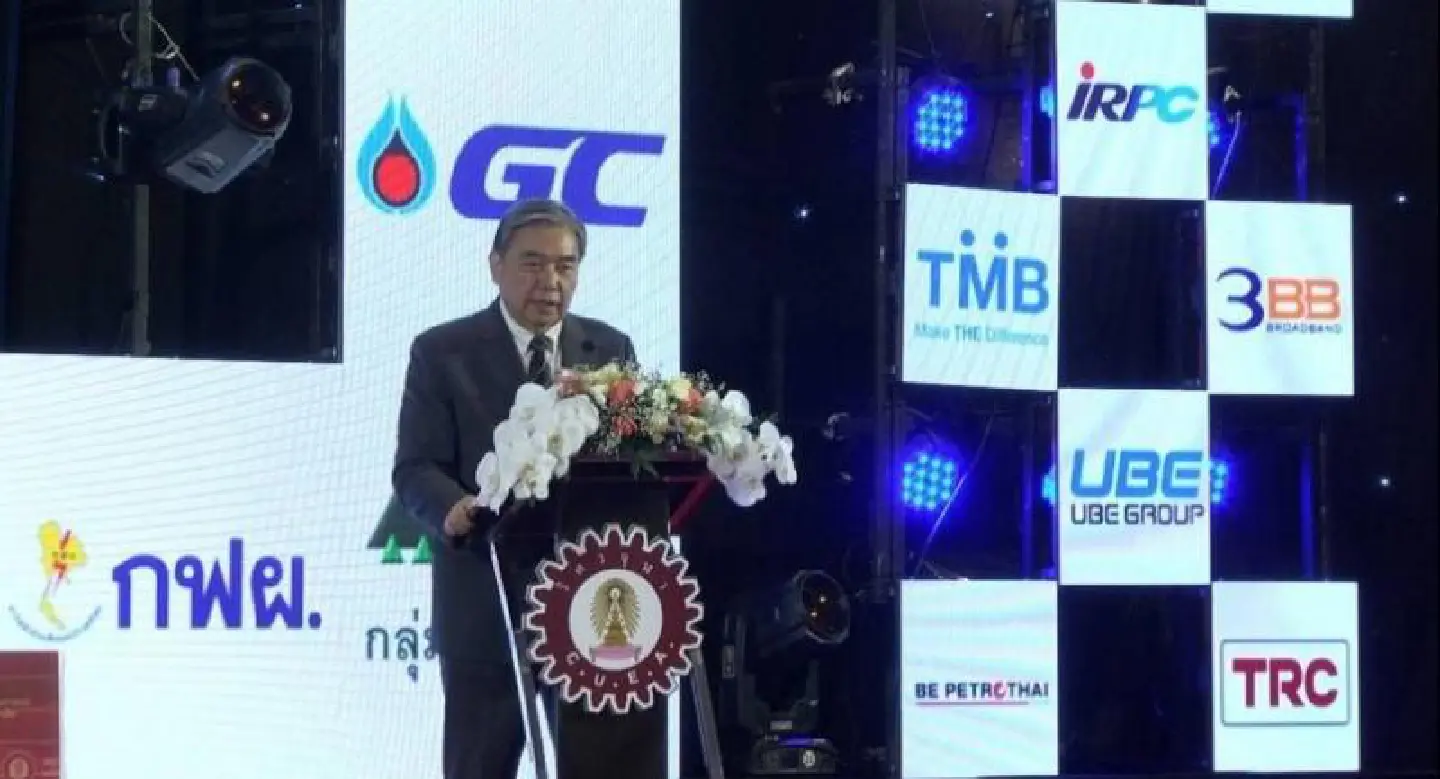 Apisak warns of slower economic growth