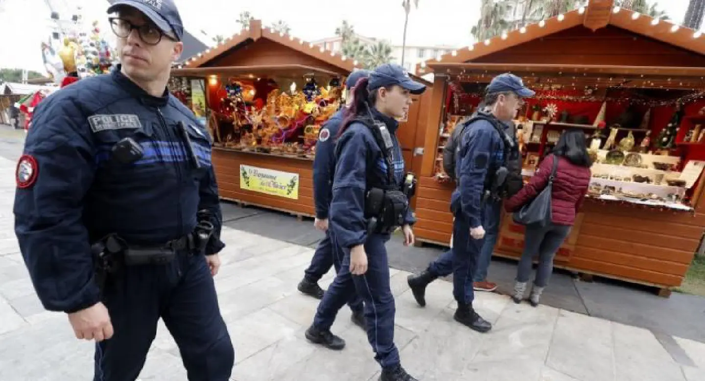 Strasbourg reopens Christmas market after gunman killed Strasbourg reopens Christmas market after gunman killed