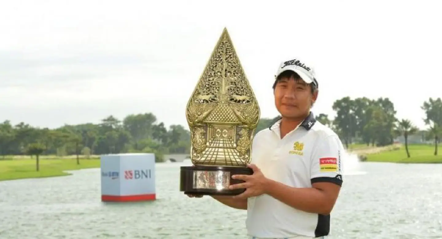 Thailand’s baby-faced assassin shoots down Rose, Stenson