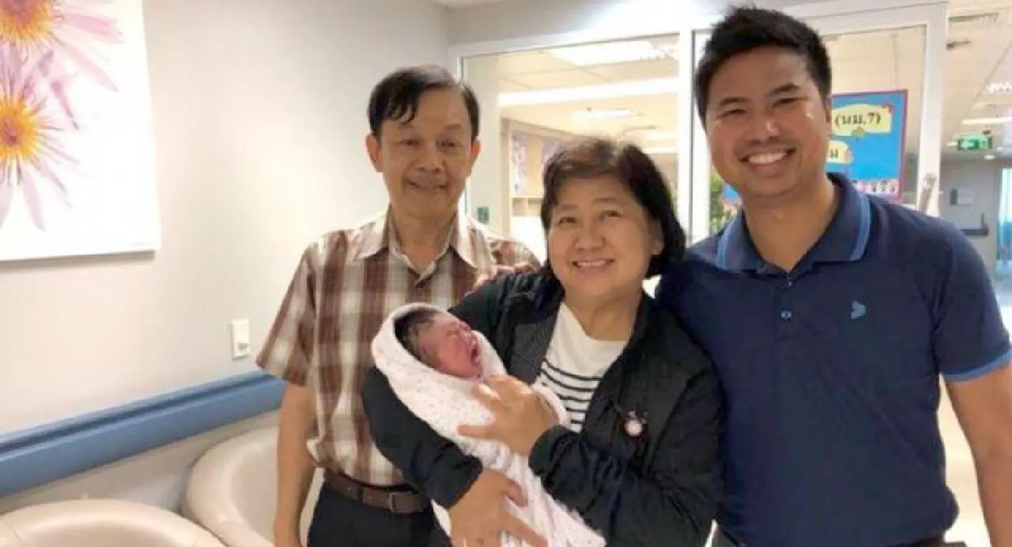 Thailand’s first ‘test-tube boy’ fathers natural-born child Thailand’s first ‘test-tube boy’ fathers natural-born child