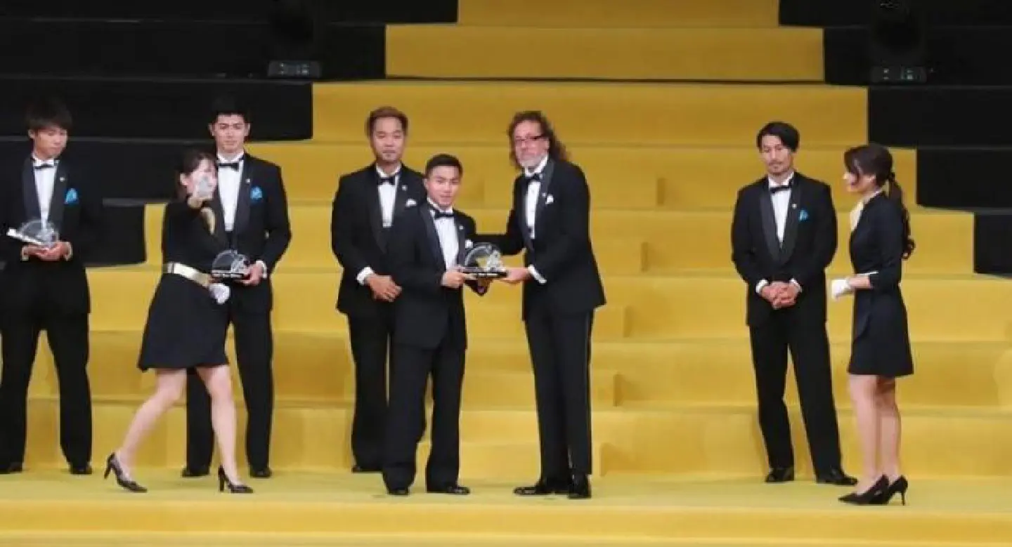 Chanathip first Thai to be named in J-League Best 11 Chanathip first Thai to be named in J-League Best 11
