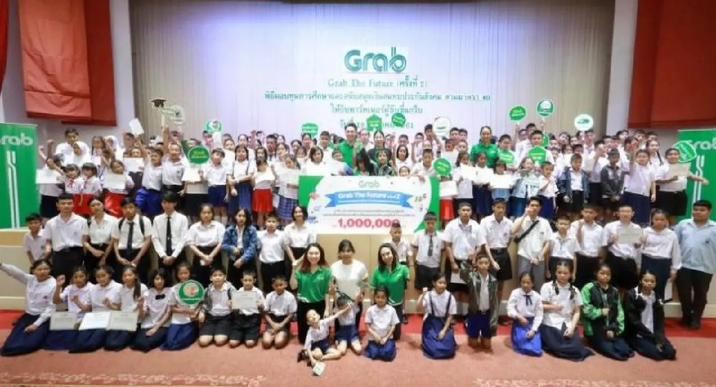 Grab awards Bt1m in scholarships to drivers’ children Grab awards Bt1m in scholarships to drivers’ children