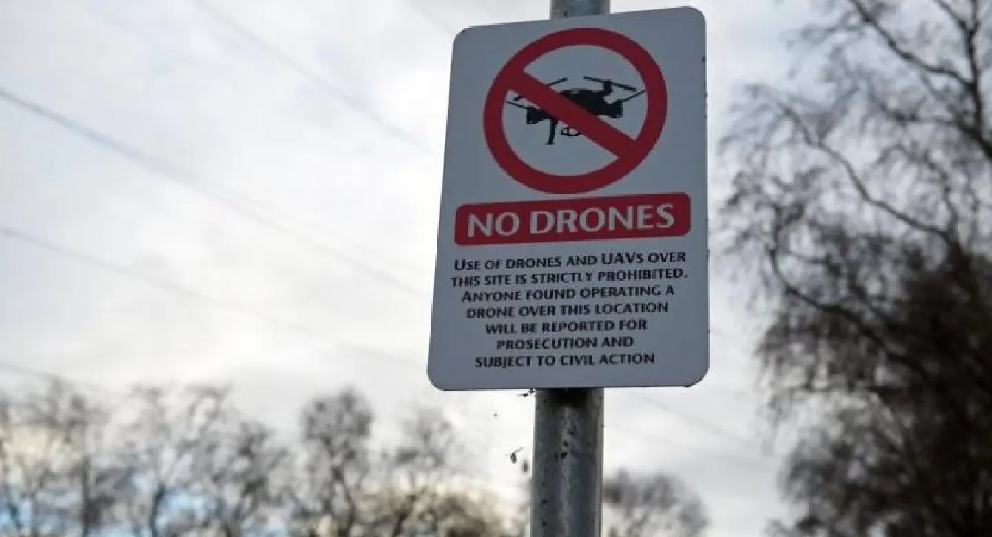 Army joins drone hunt after London airport shutdown Army joins drone hunt after London airport shutdown