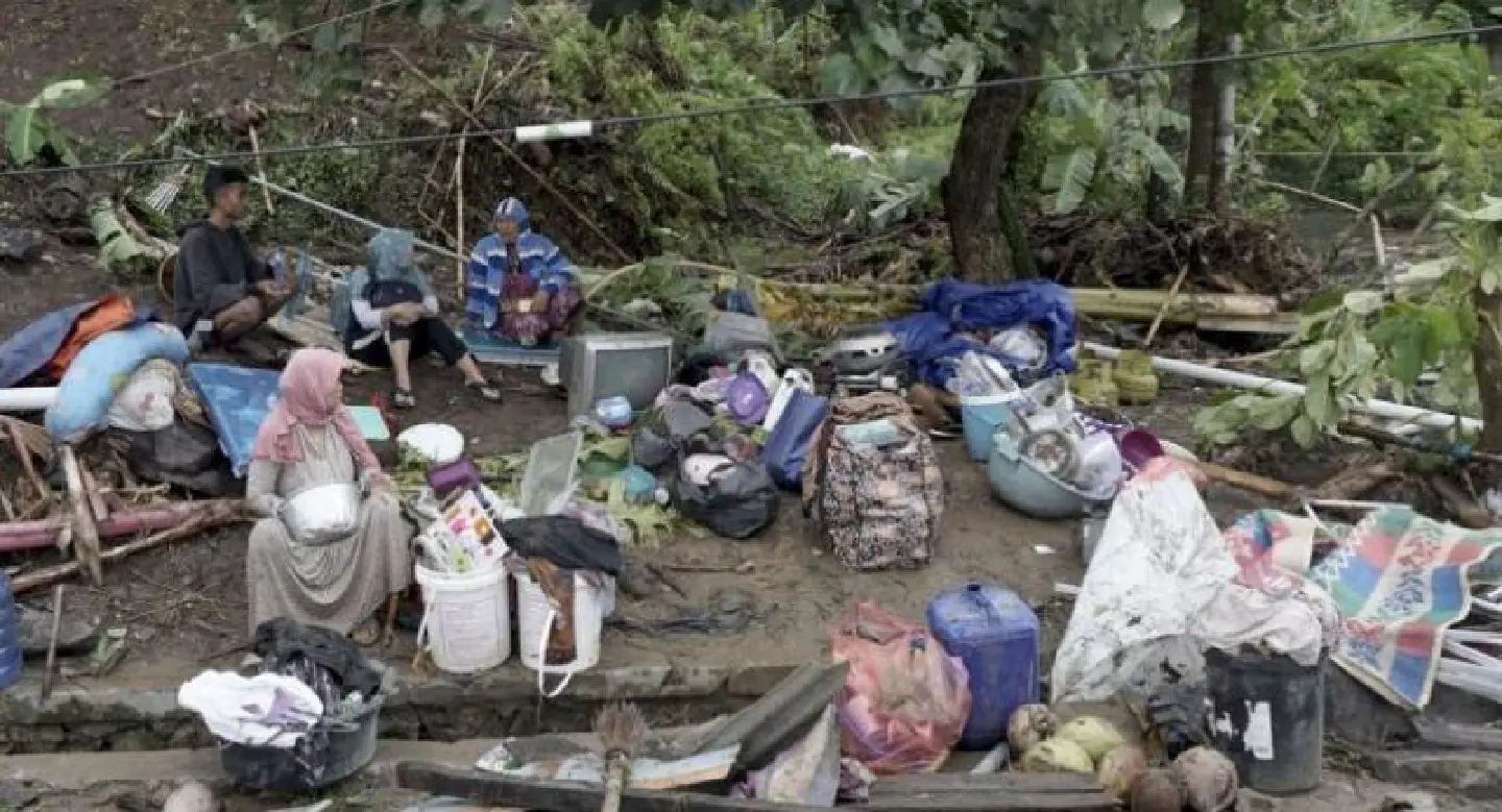 Latest : Indonesia's volcanic tsunami death toll rises to 62 Latest : Indonesia's volcanic tsunami death toll rises to 62