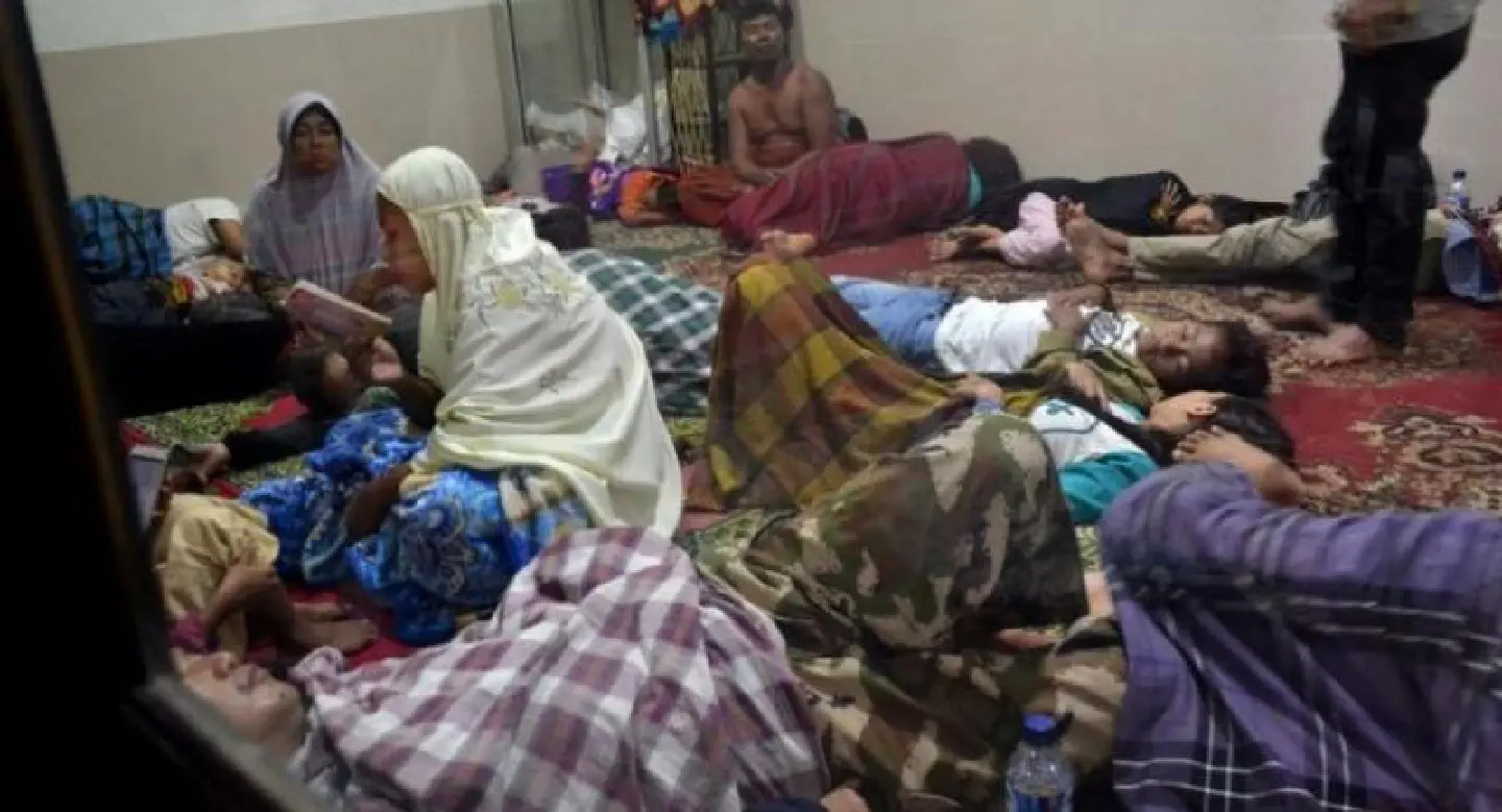 Help arrives at areas struck by Sunda Strait tsunami, while death toll reaches 168 Help arrives at areas struck by Sunda Strait tsunami, while death toll reaches 168