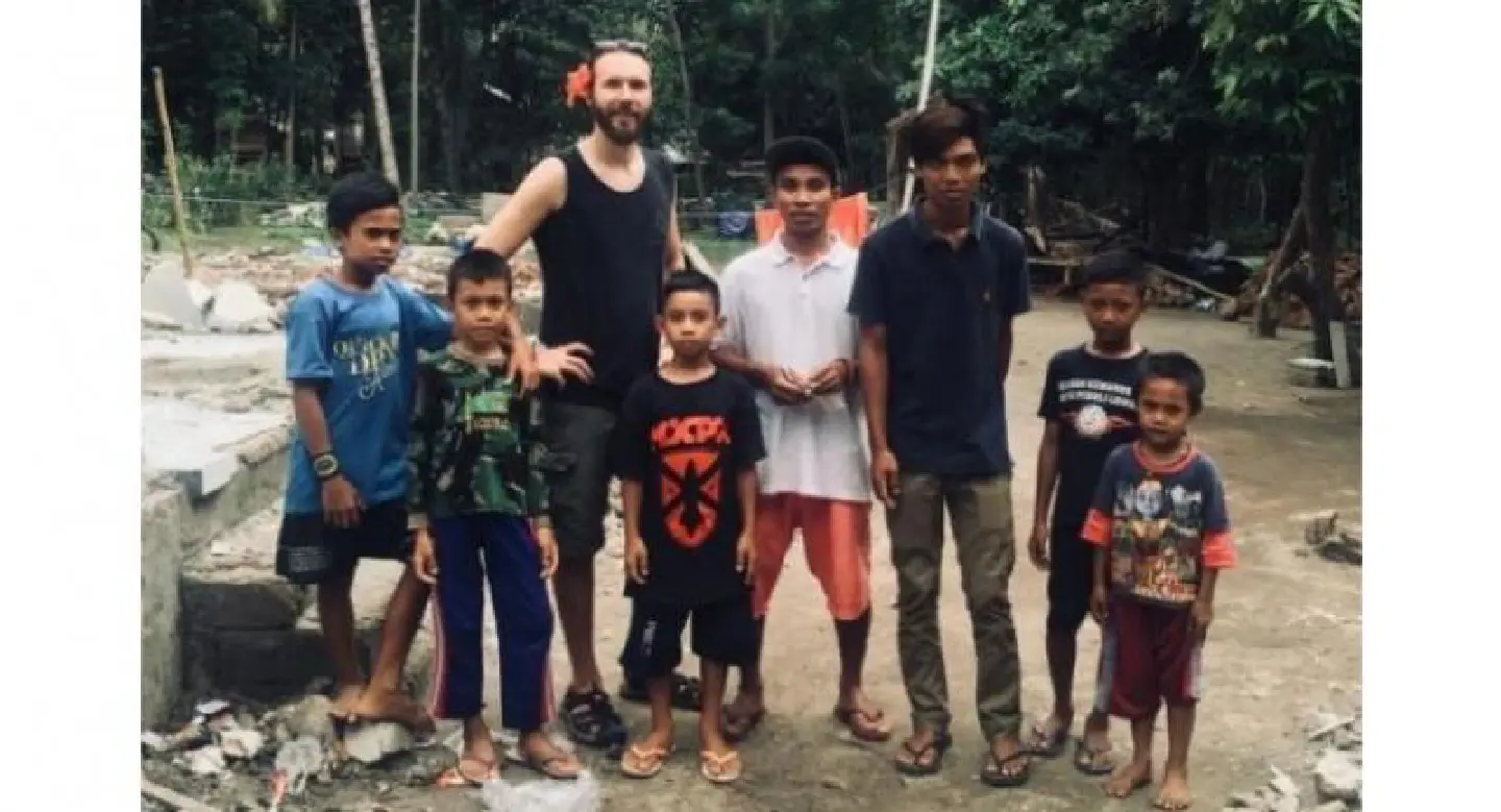 A fisherman saved his life – now this traveller is returning the favour