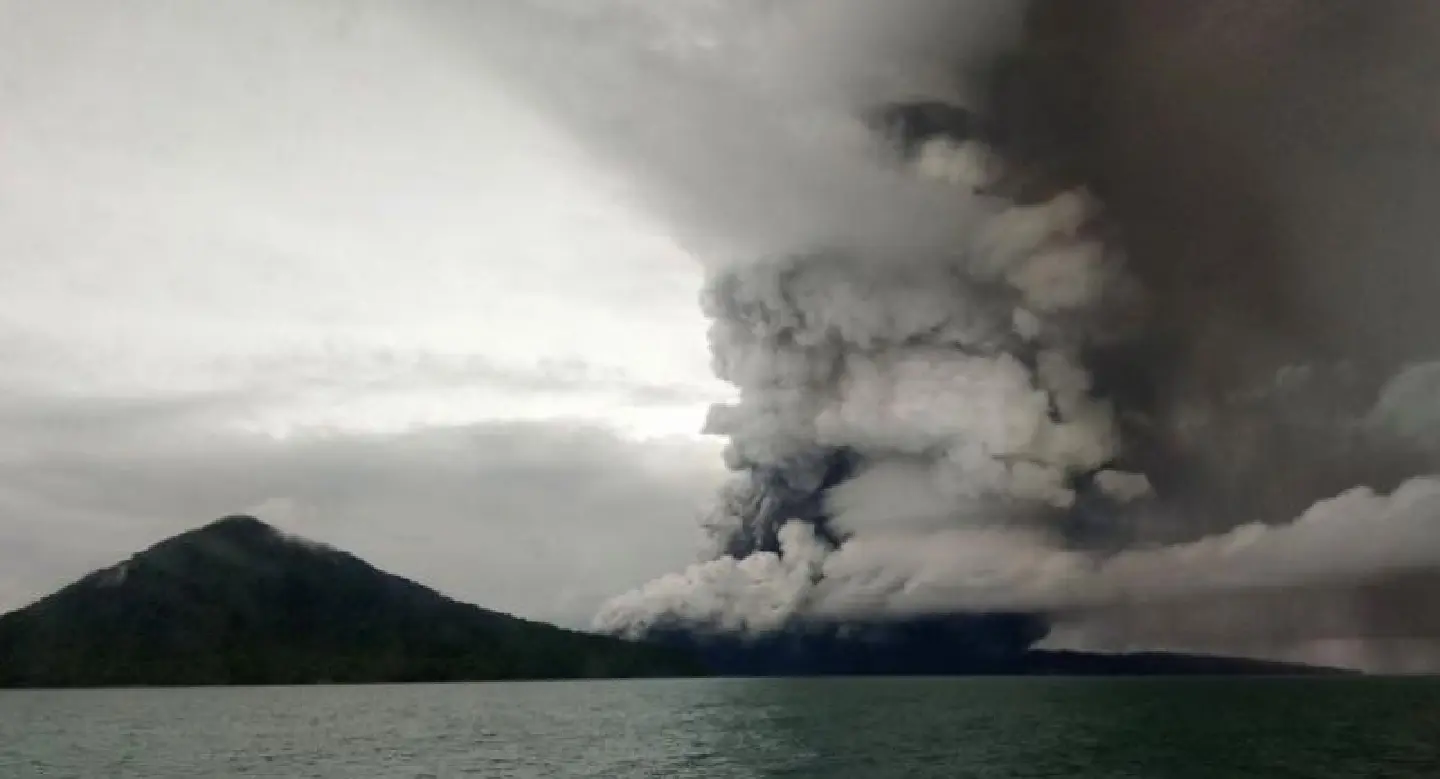 Indonesia hikes danger level for deadly tsunami volcano