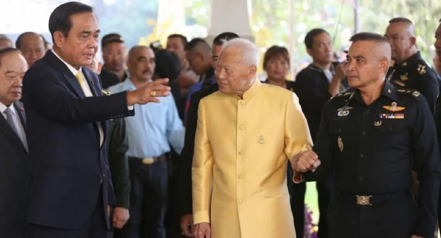 Prem advises Prayut to befriend enemies, critics Prem advises Prayut to befriend enemies, critics