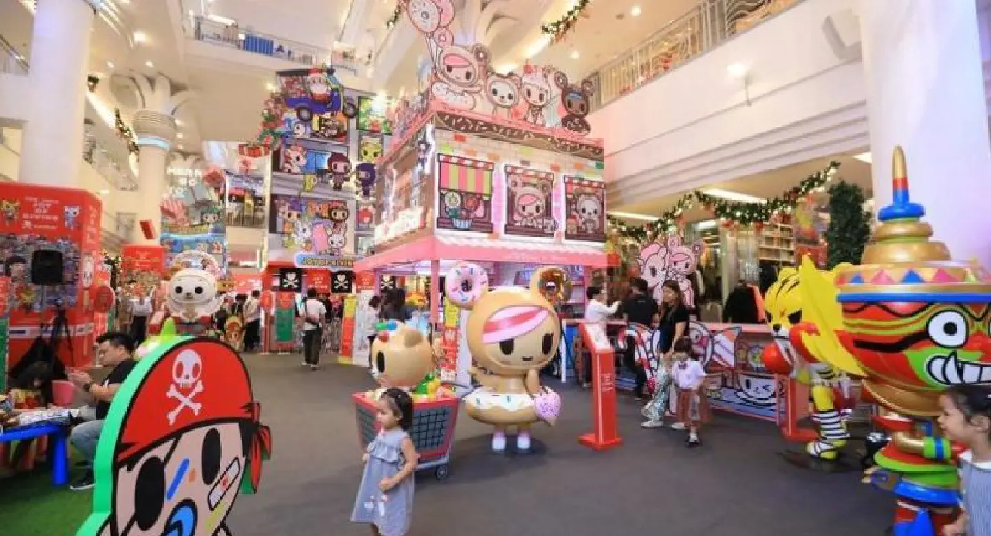 New Year celebrations, Mall style New Year celebrations, Mall style