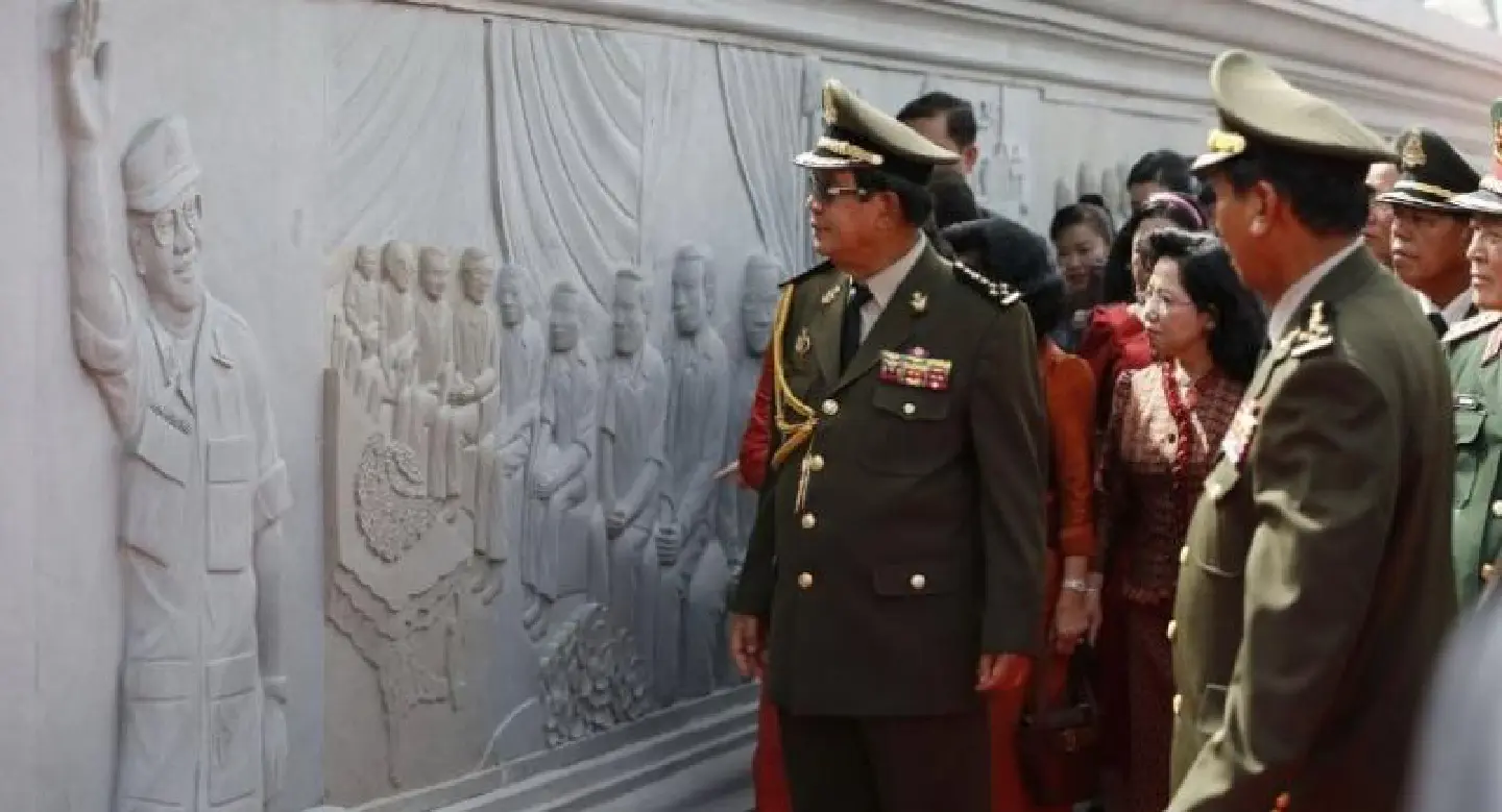Cambodia strongman Hun Sen derides 'democracy' in fiery speech Cambodia strongman Hun Sen derides 'democracy' in fiery speech
