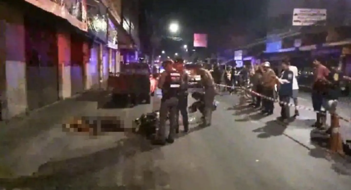 Two men shot and killed in street after restaurant argument Two men shot and killed in street after restaurant argument