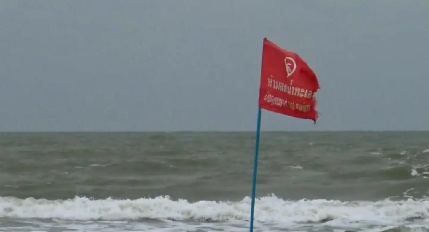 Tourists flee Thai islands as Tropical Storm Pabuk closes in Tourists flee Thai islands as Tropical Storm Pabuk closes in