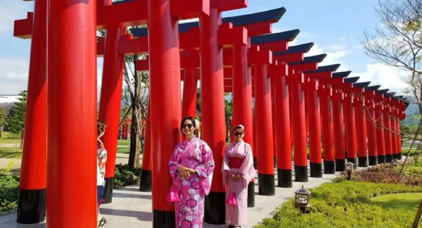 Kimono my house! Kimono my house!