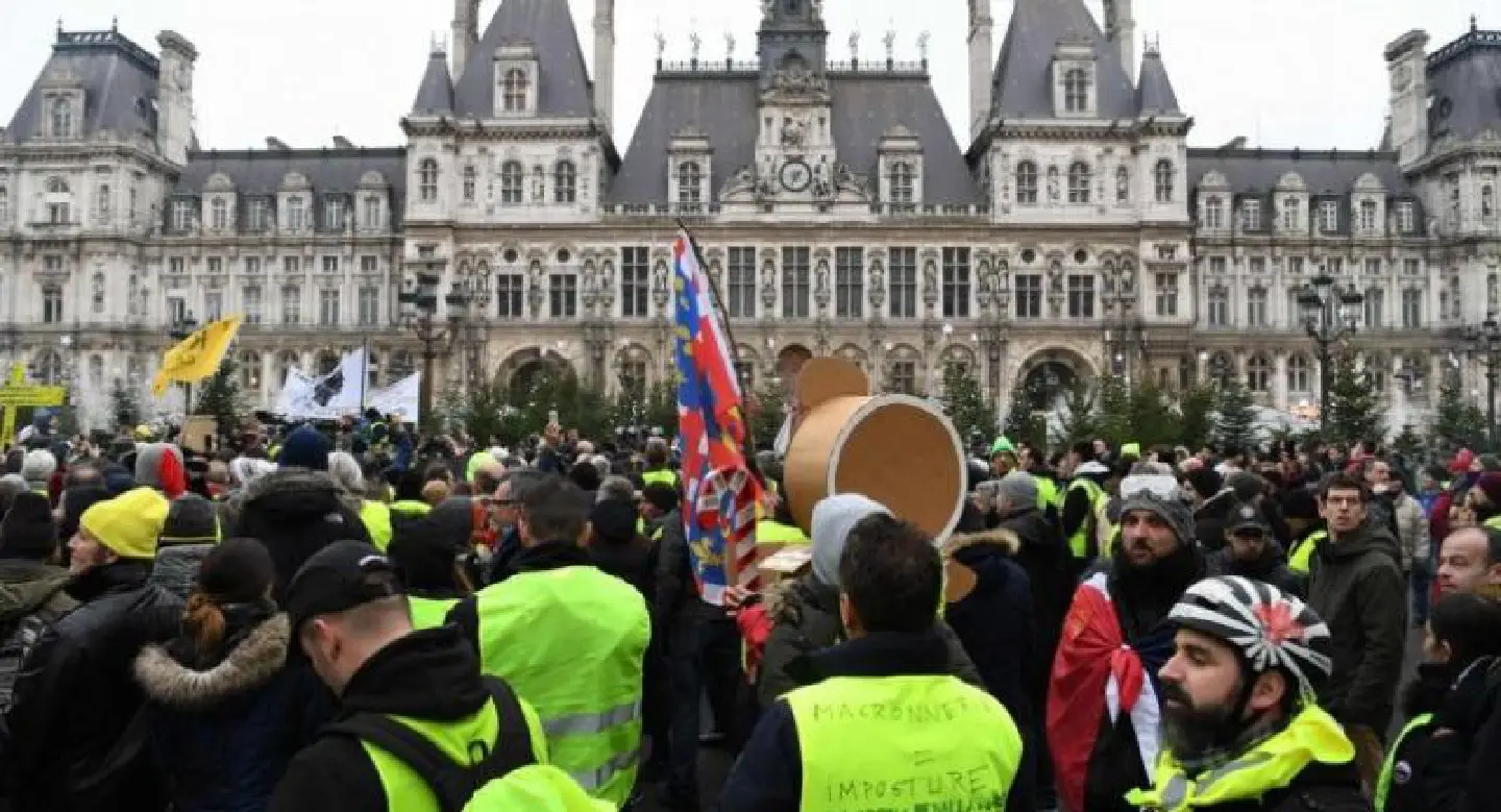 France's 'yellow vest' protestors back on the streets France's 'yellow vest' protestors back on the streets