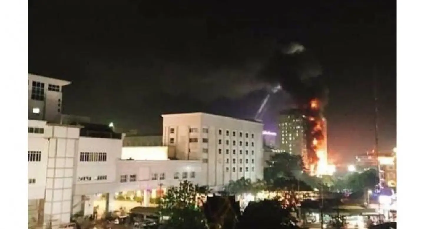 Blaze breaks out at casino building in Cambodia Blaze breaks out at casino building in Cambodia