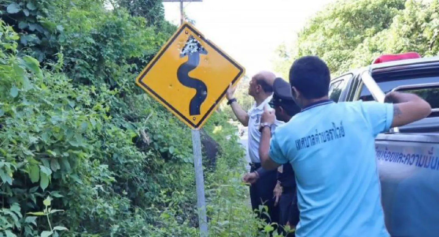 Police, mayor target people taking potshots at road signs in Rawai