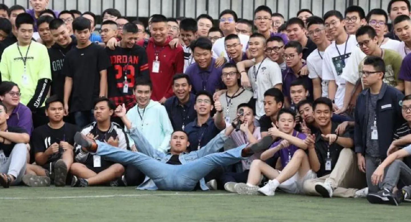 Casual clothes allowed at prestigious school