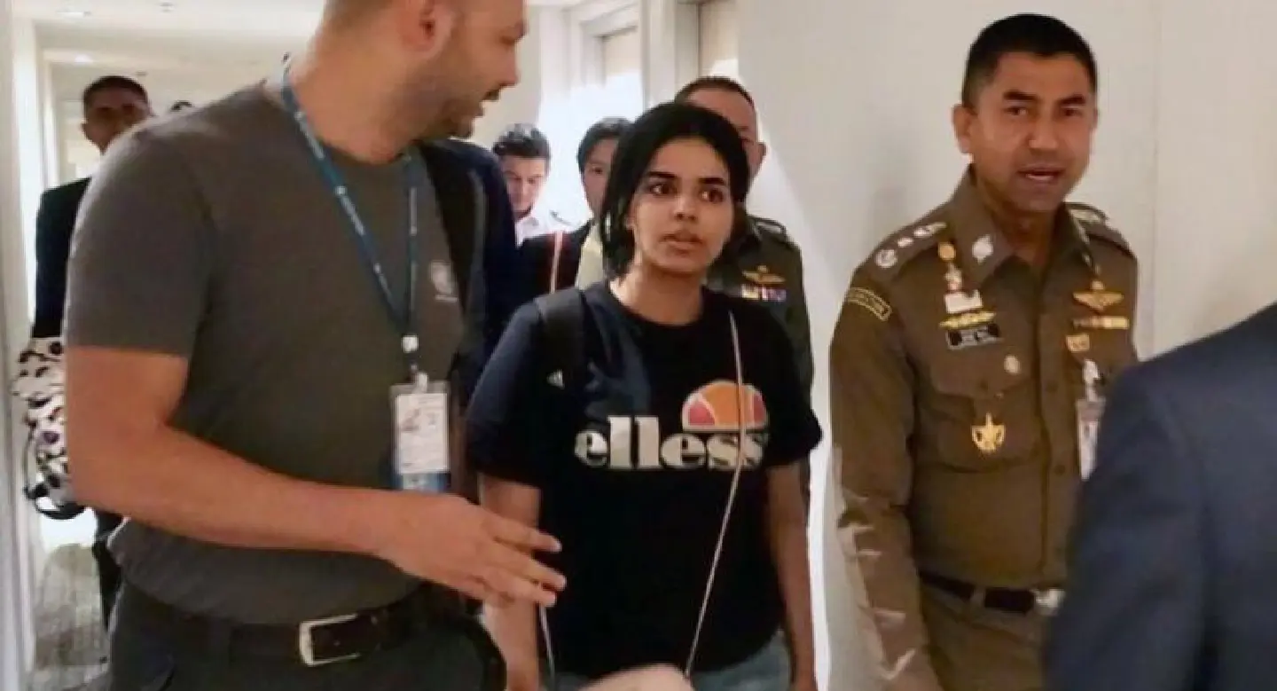 Urgent : UN says Saudi teen is refugee, Australia to consider settlement Urgent : UN says Saudi teen is refugee, Australia to consider settlement