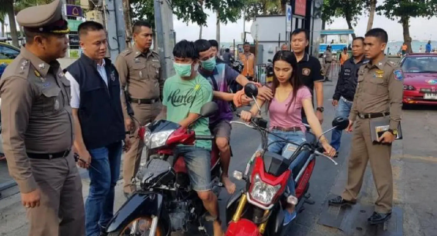 Two held for Pattaya necklace theft Two held for Pattaya necklace theft