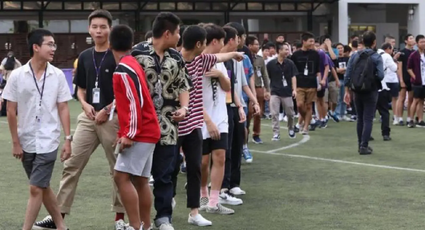 Not so fast: school asked to review casual clothes experiment Not so fast: school asked to review casual clothes experiment
