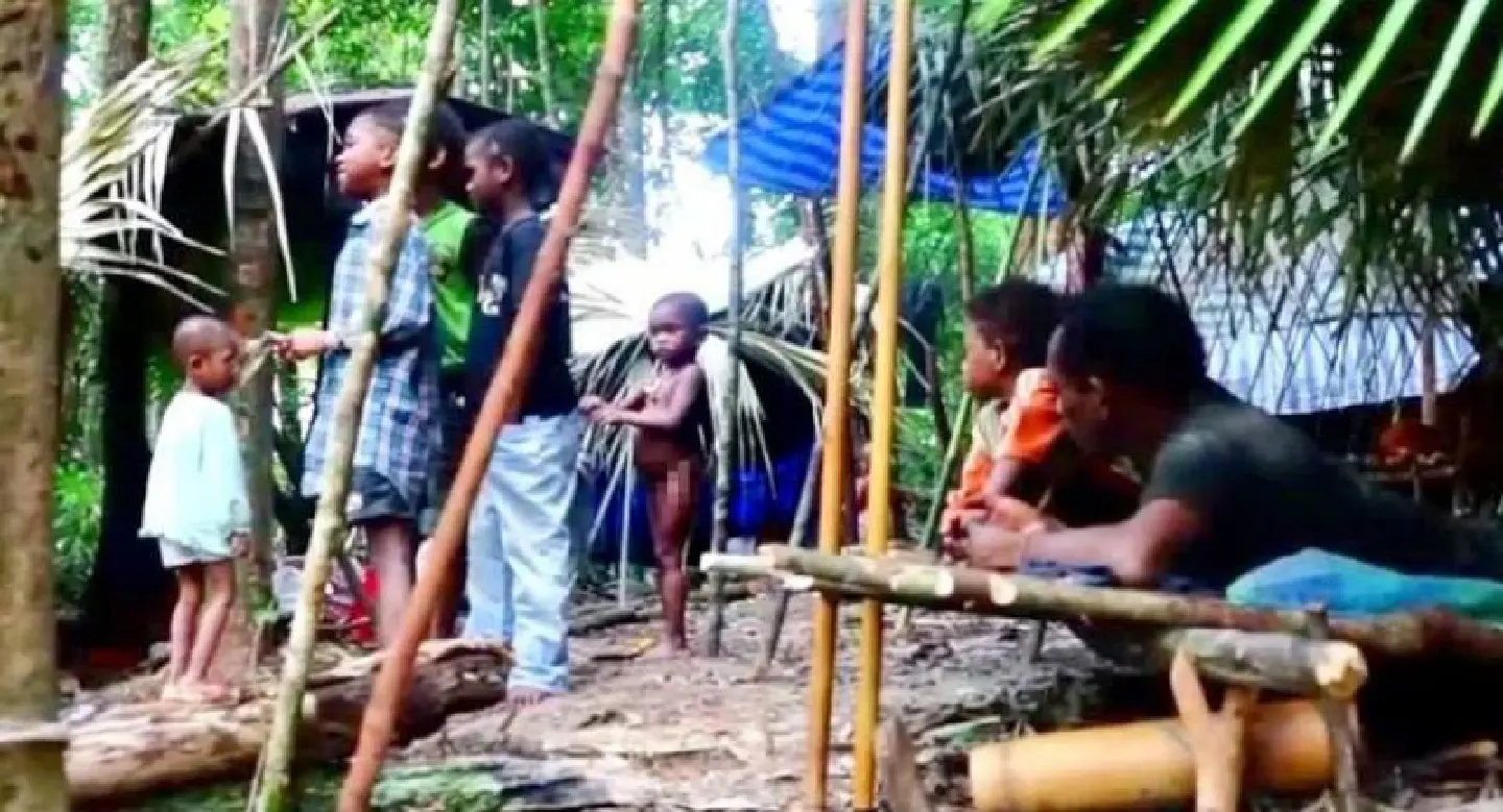 Child dies as malaria outbreak hits Maniq tribal people Child dies as malaria outbreak hits Maniq tribal people