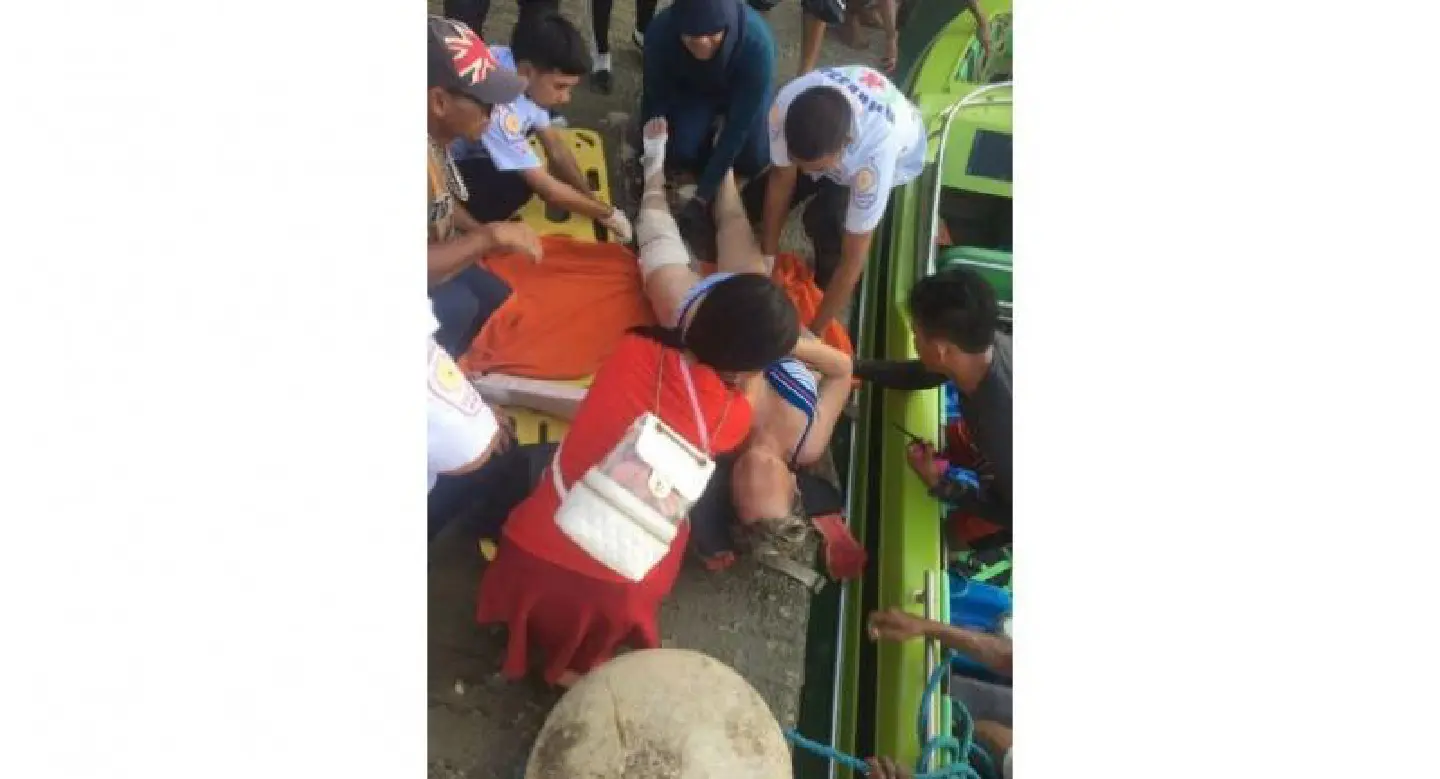 Parasailing French tourist in Phuket hospital