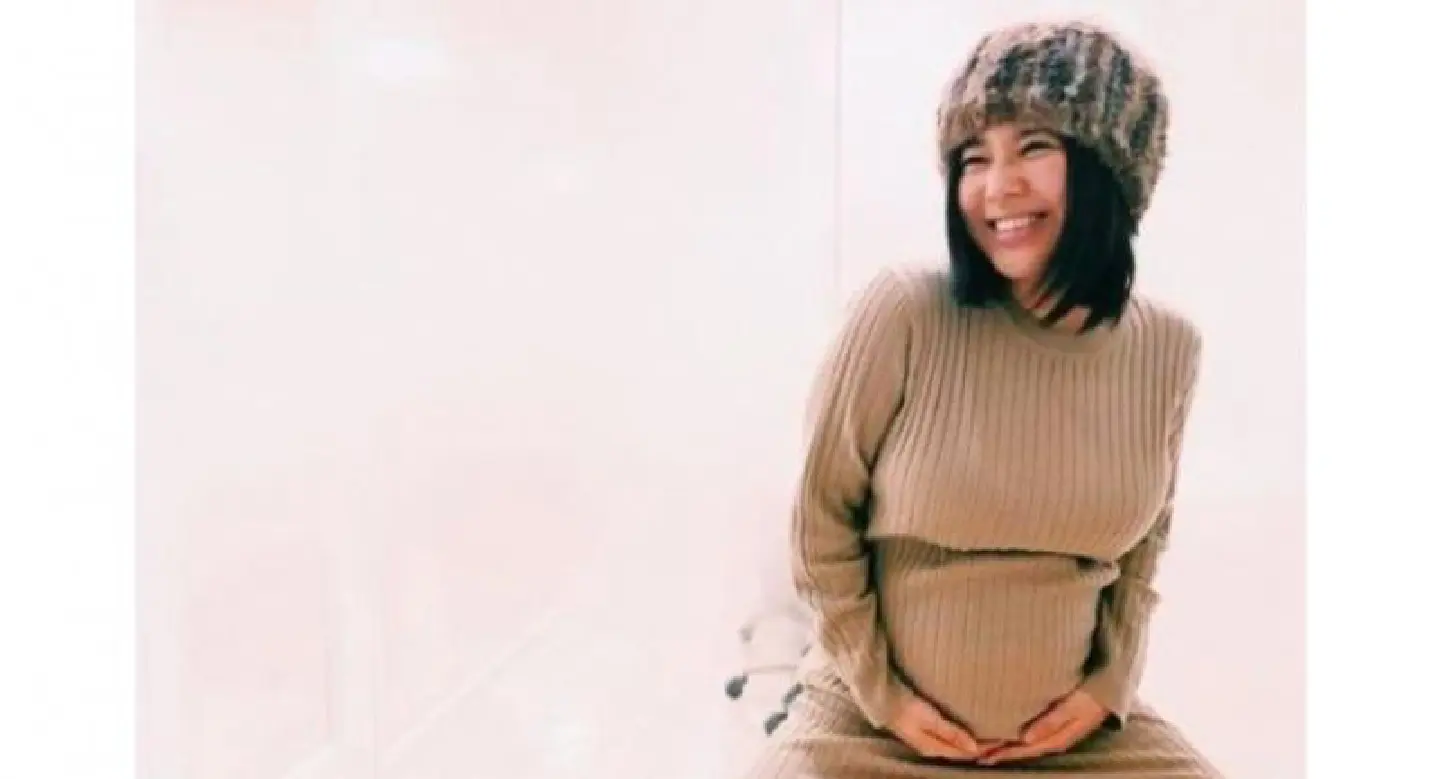 Japanese AV star Sora Aoi and DJ Non expecting twins Japanese AV star Sora Aoi and DJ Non expecting twins