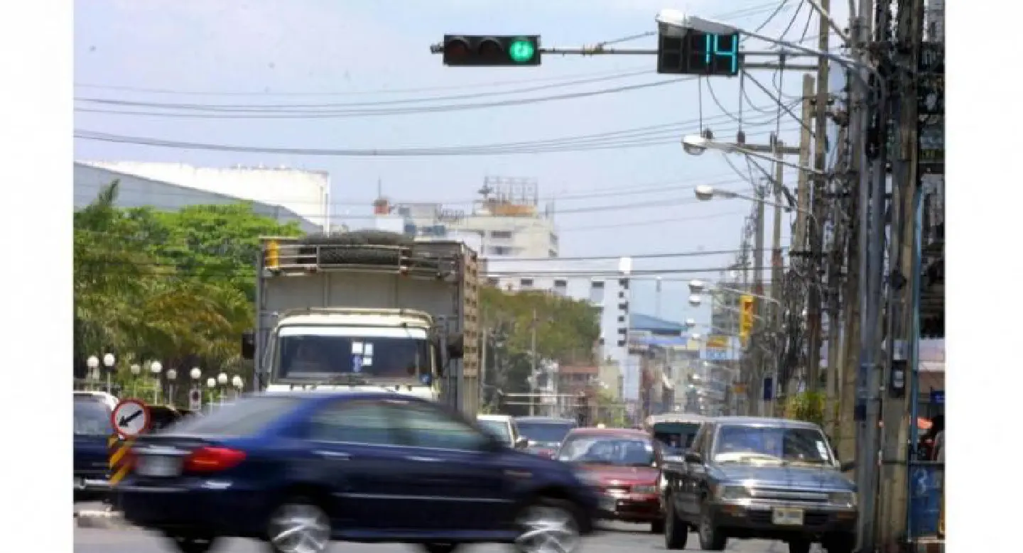 Artificial intelligence to run traffic lights at all Bangkok intersections Artificial intelligence to run traffic lights at all Bangkok intersections