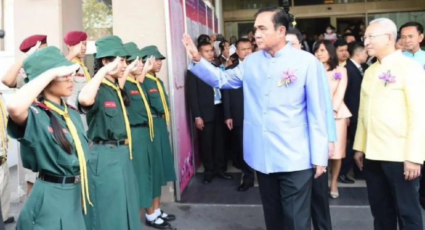 Teach students to tell right from wrong, Prayut urges Teach students to tell right from wrong, Prayut urges